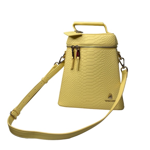 Tote & Carry Apollo 1 Canary Yellow
Cowbell Backpack and Croosbody New with tags - Picture 4 of 15